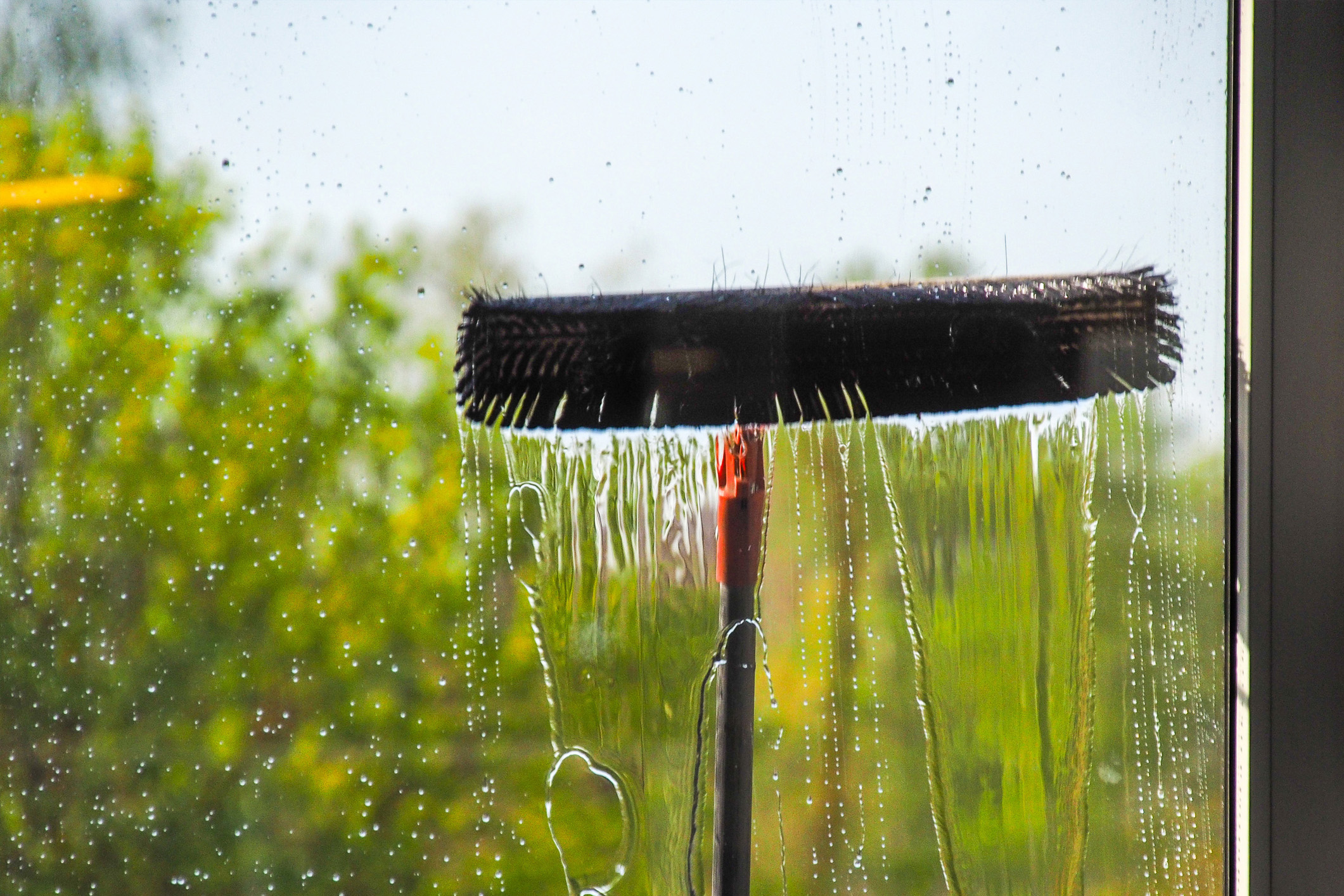 Pole washer on window